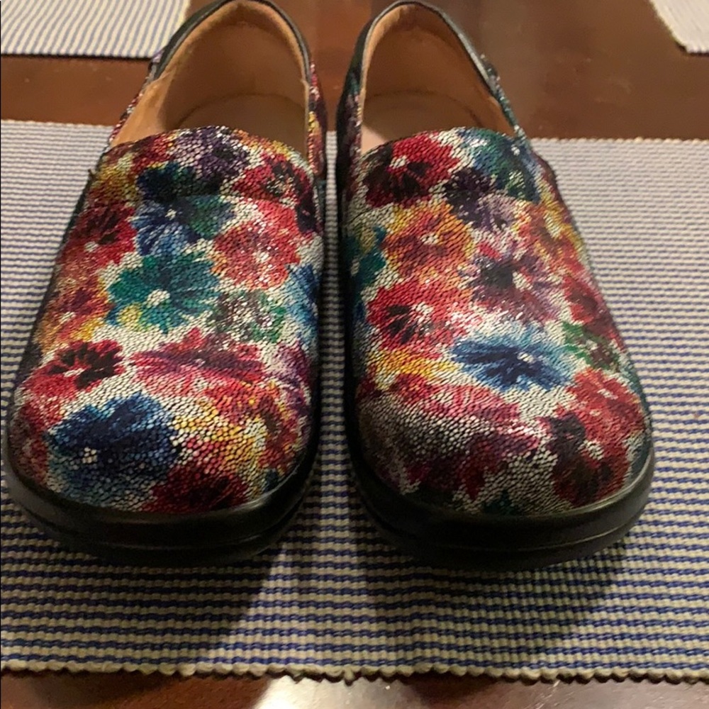 Alegria casual comfort shoe,great w/jeans; walking
